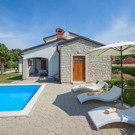 Three-bedroom In Kmacici Mofardini