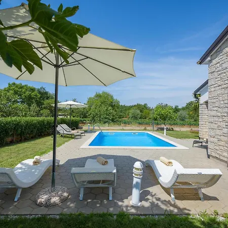 Three-bedroom In Kmacici * Mofardini