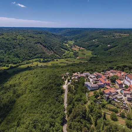 Three-bedroom In Kmacici Дом отдыха Mofardini