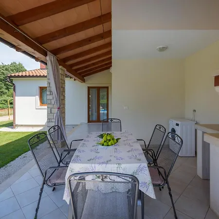 Three-bedroom In Kmacici Дом отдыха Mofardini