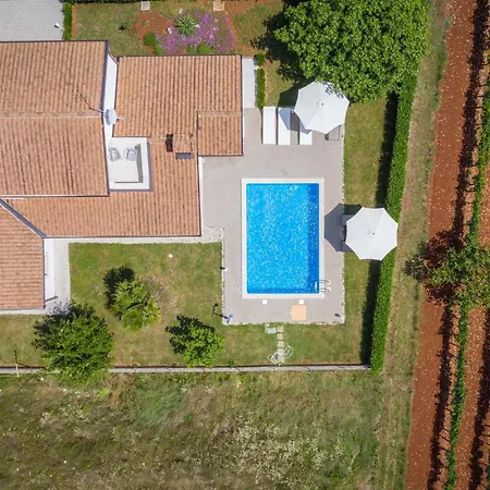 Three-bedroom In Kmacici *