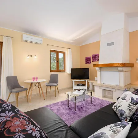 Three-bedroom In Kmacici Mofardini