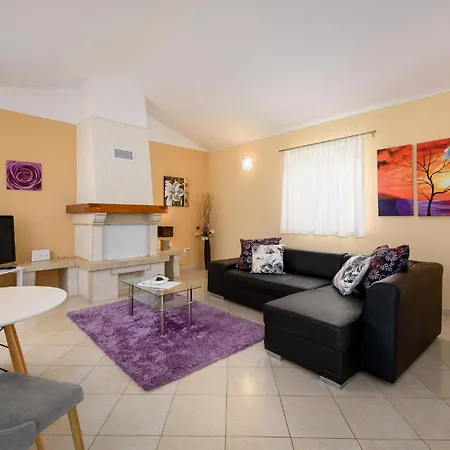 Three-bedroom In Kmacici * Mofardini