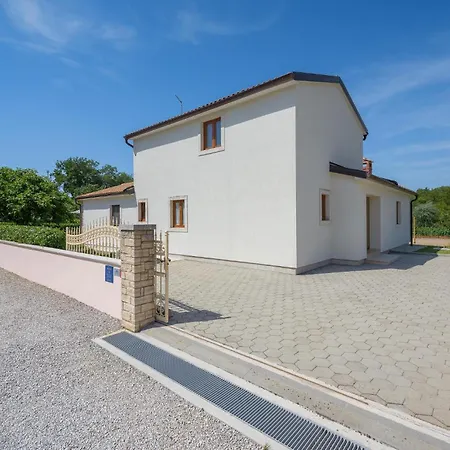 Three-bedroom In Kmacici Дом отдыха *