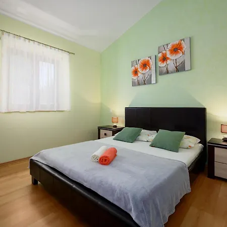 Three-bedroom In Kmacici * Mofardini