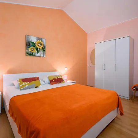 Three-bedroom In Kmacici Дом отдыха Mofardini