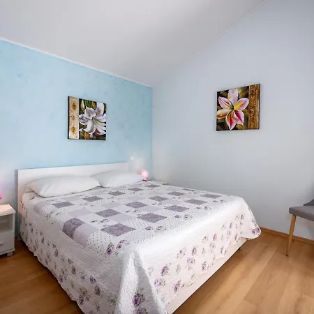 Three-bedroom In Kmacici Дом отдыха Mofardini