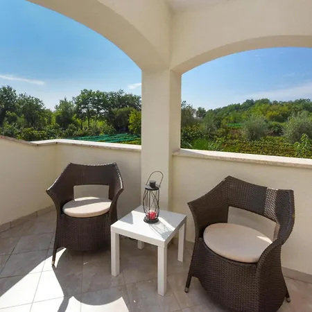 Three-bedroom In Kmacici * Mofardini